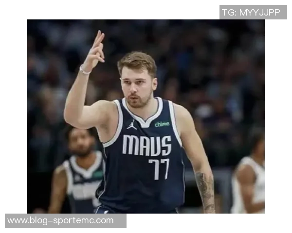 詹姆斯本赛季表现低迷球权到手立刻传给东契奇